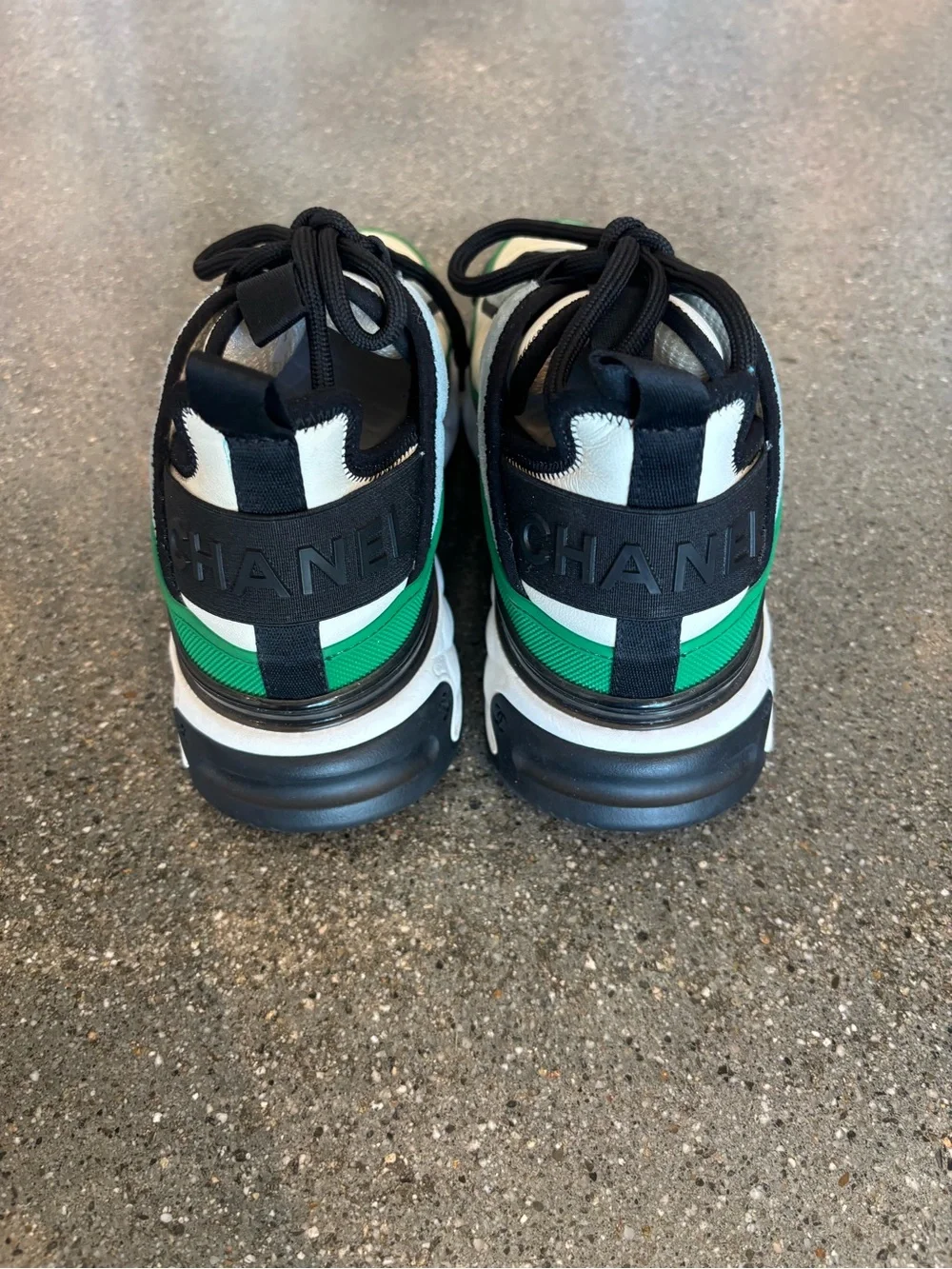 CHANEL low top trainers calfskin wjth suede labels and green sole trim size 38.5